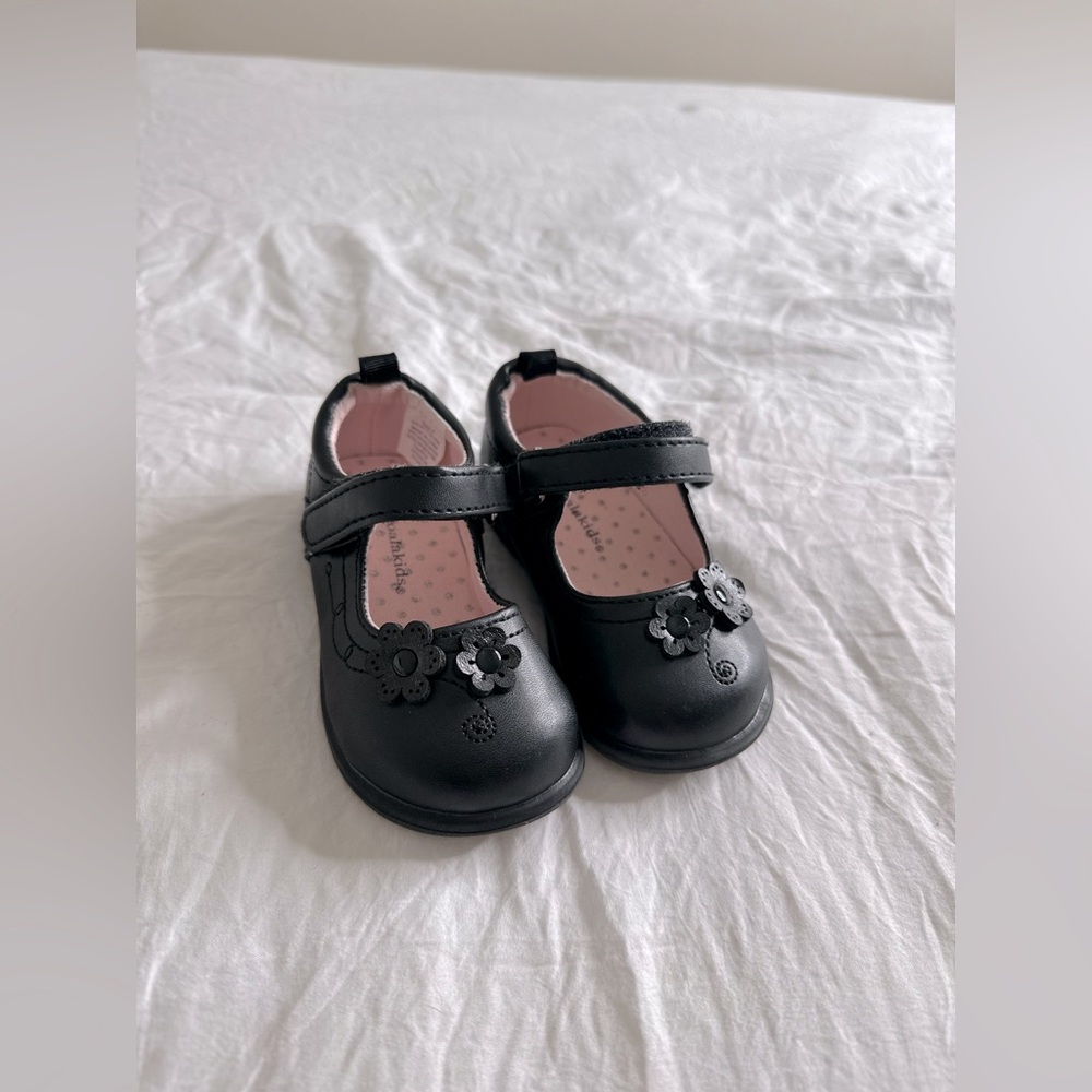 Koala kids black shoes size 4